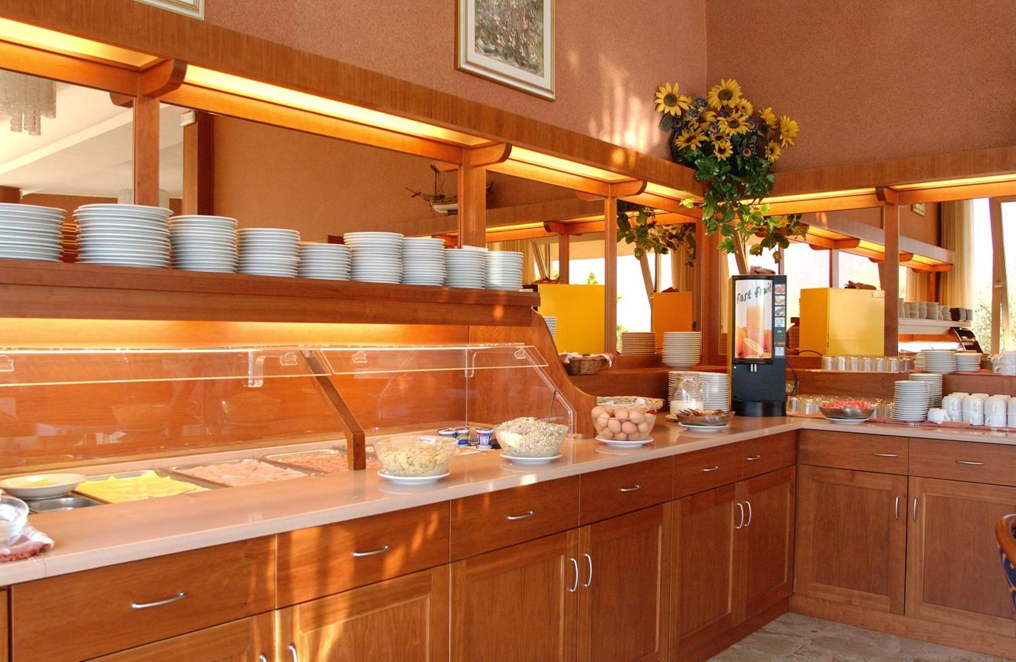 Hotel Garden Limone sul Garda Exterior photo