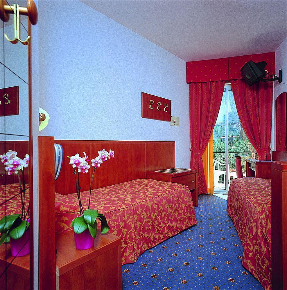 Hotel Garden Limone sul Garda Exterior photo