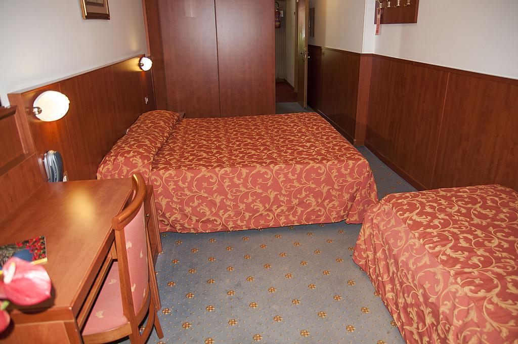 Hotel Garden Limone sul Garda Room photo